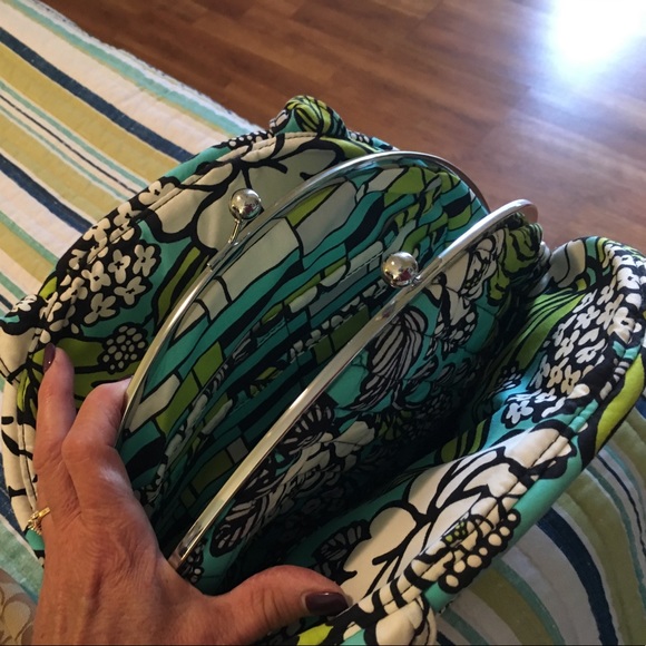 Vera Bradley - Picture 3 of 4