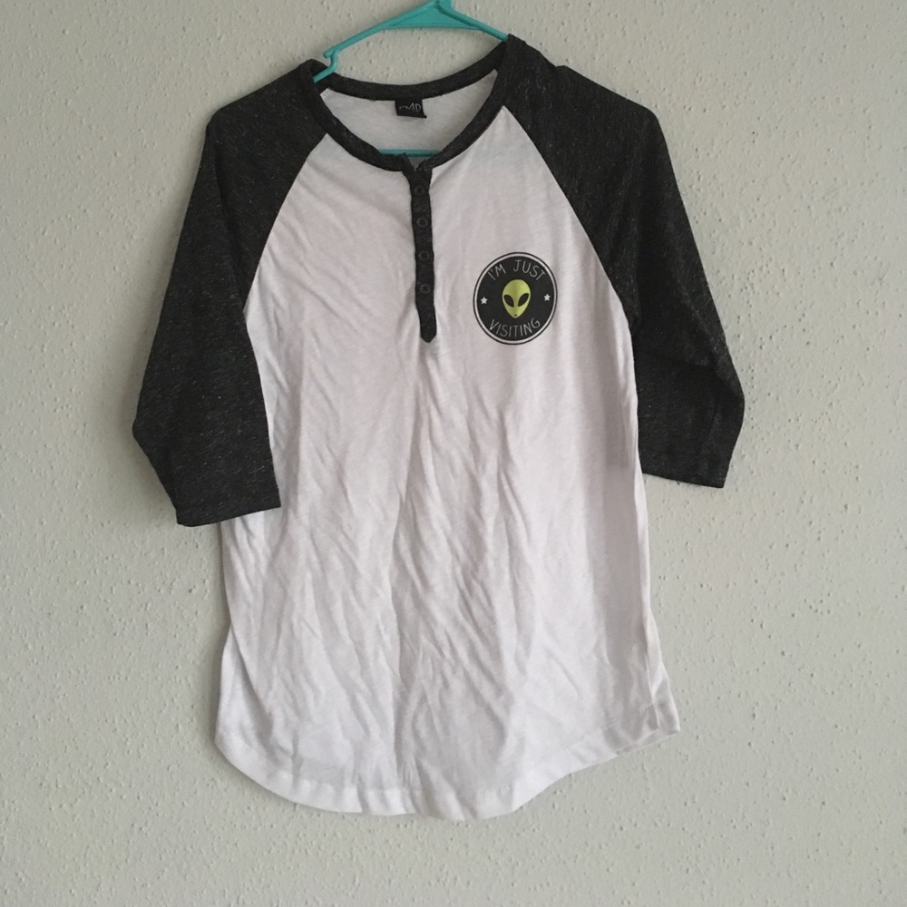 "I'm just visiting" Alien Quarter-Sleeve Too