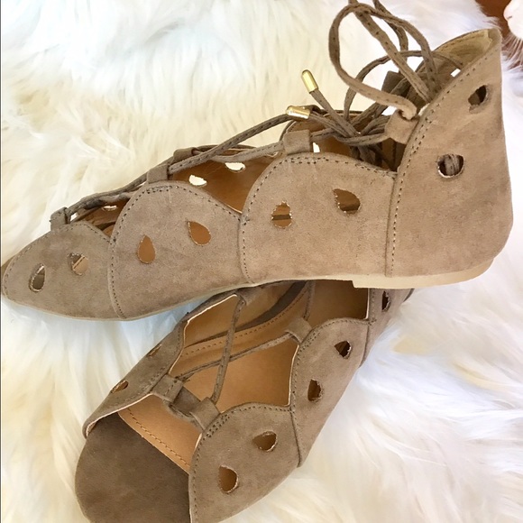 Report Gladiator Metal Tip Lace Up Ballet Flats - Picture 3 of 3