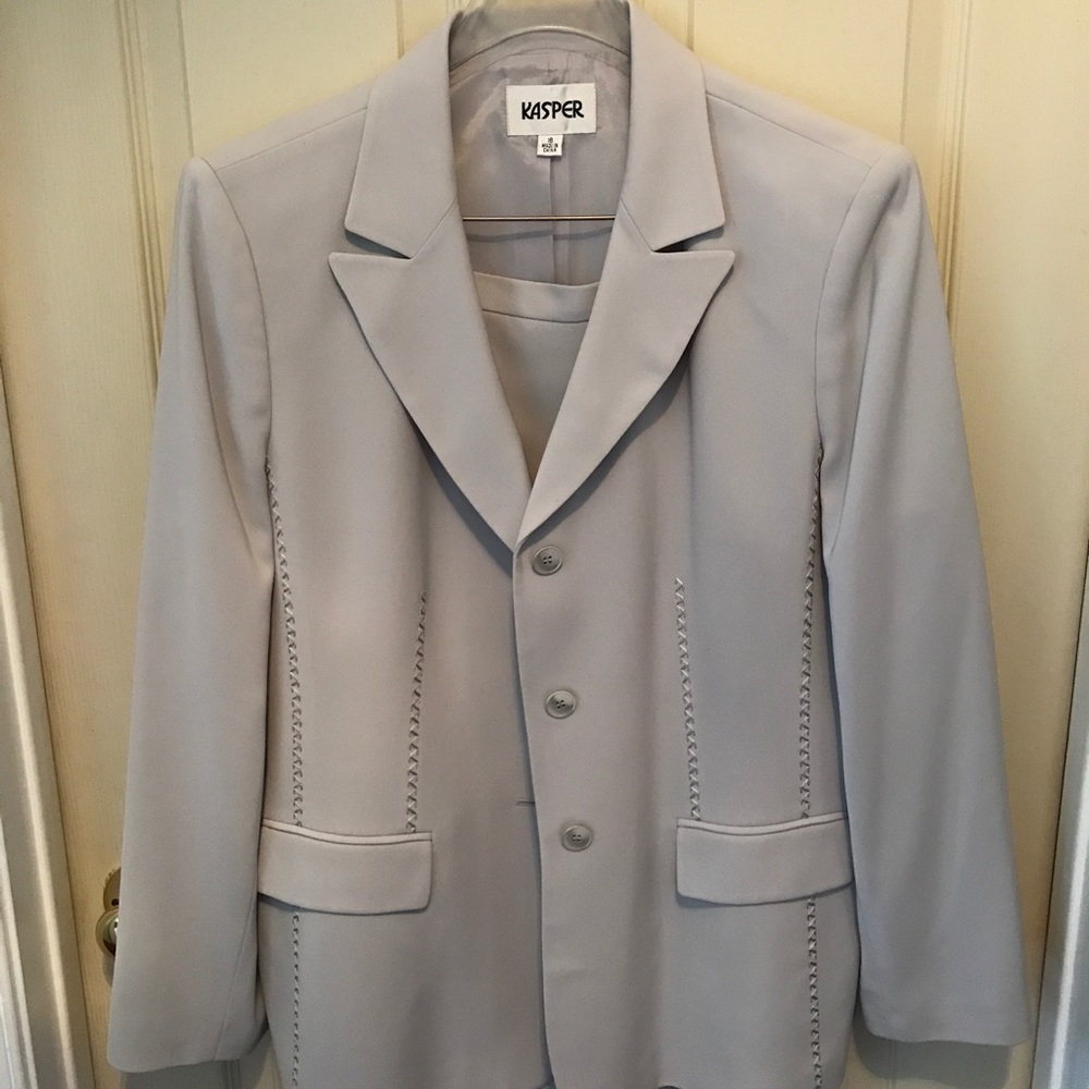 Beautiful light grey suit.