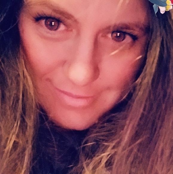 Meet your Posher, Michelle - Picture 2 of 2