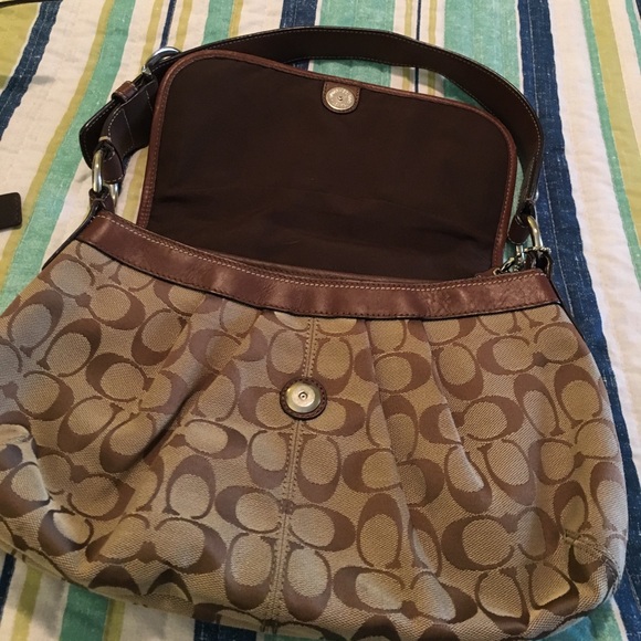 Coach purse - Picture 2 of 4