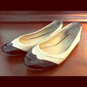 Steve Madden Black & White Leather flats