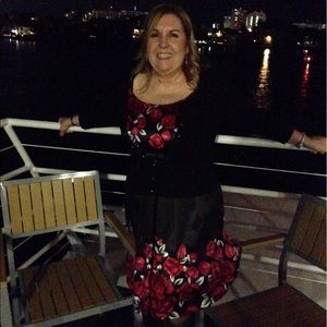 Meet your Posher, Lora