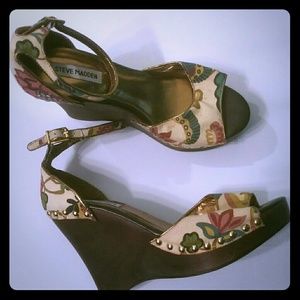 Steve Madden Floral Wedge