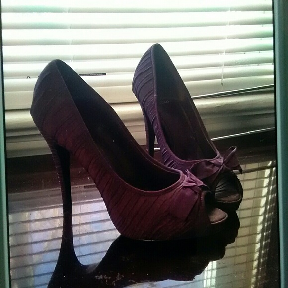 Heels - Picture 2 of 2