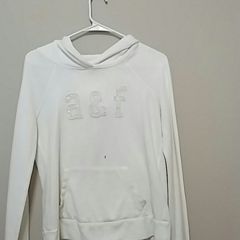 White Basic Abercrombie Sweatshirt