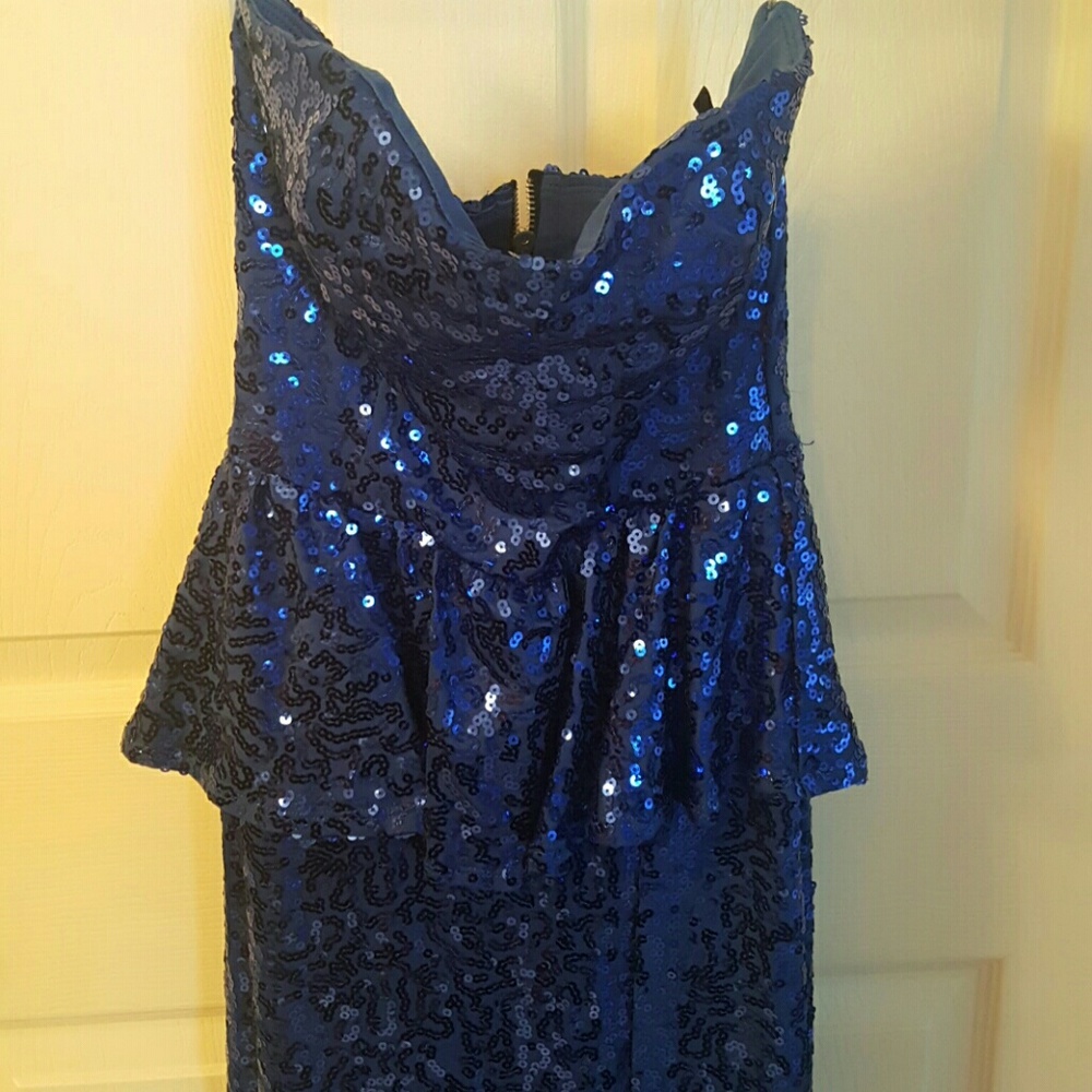 Evening gown - Picture 3 of 3