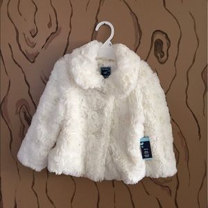 Old Navy girls faux fur white jacket 12-18 months