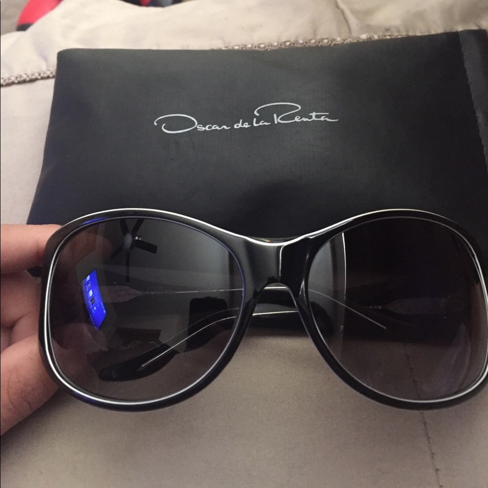 Oscar de La Renta glasses