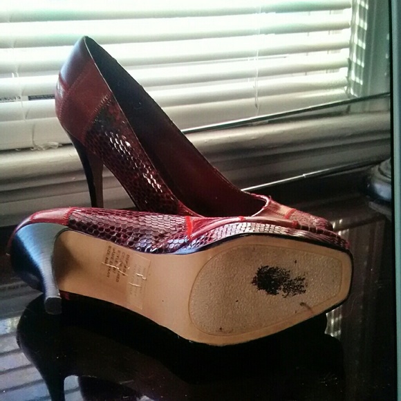 Heels - Picture 2 of 2