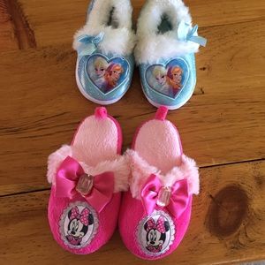 2 pair never worn girls Disney slippers size 7-8