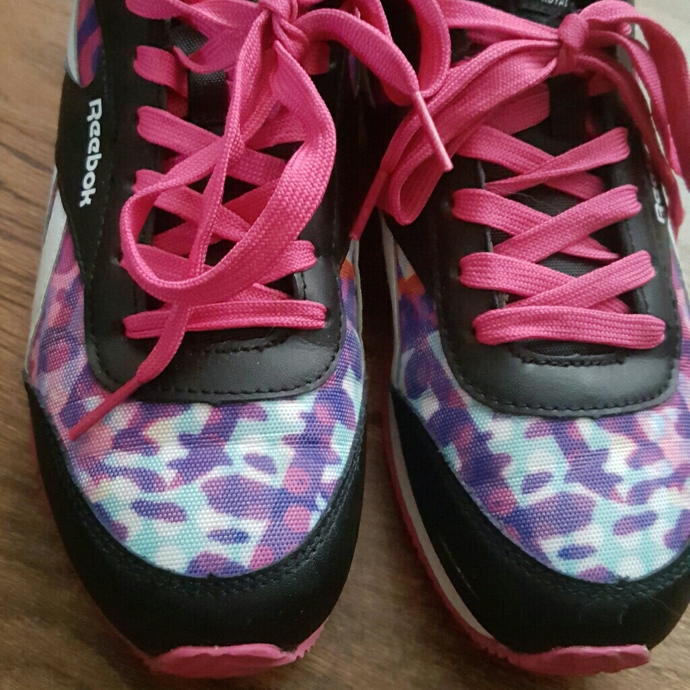 Reebok 6 1/2-7 woman size, pink cheetah print - Picture 2 of 4