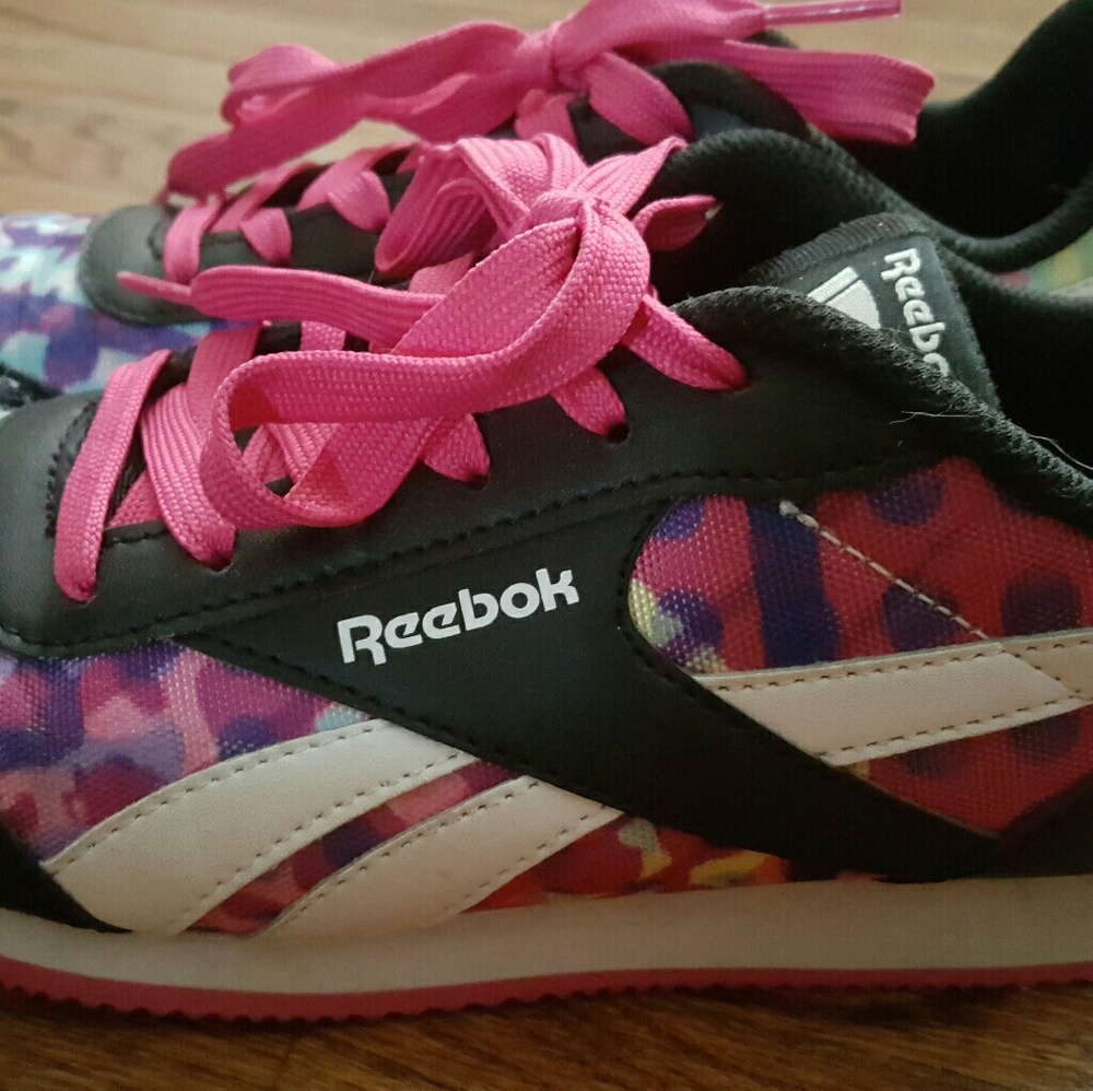 Reebok 6 1/2-7 woman size, pink cheetah print - Picture 3 of 4