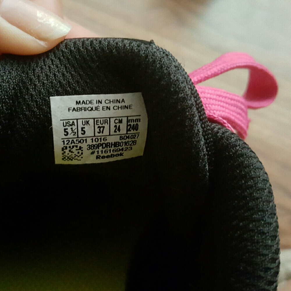 Reebok 6 1/2-7 woman size, pink cheetah print - Picture 4 of 4