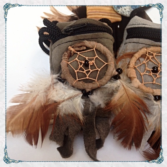 Dreamcatcher Crystal/Stone Mojo/Medicine Pouch - Picture 2 of 4