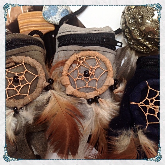 Dreamcatcher Crystal/Stone Mojo/Medicine Pouch - Picture 4 of 4