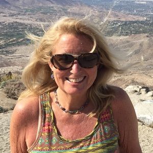 Meet your Posher, Debbie