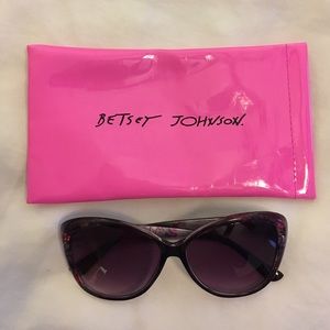 Betsey Johnson Oversized Gray/Pink Sunglasses
