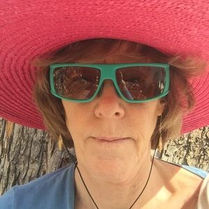 Meet your Posher, Deborah