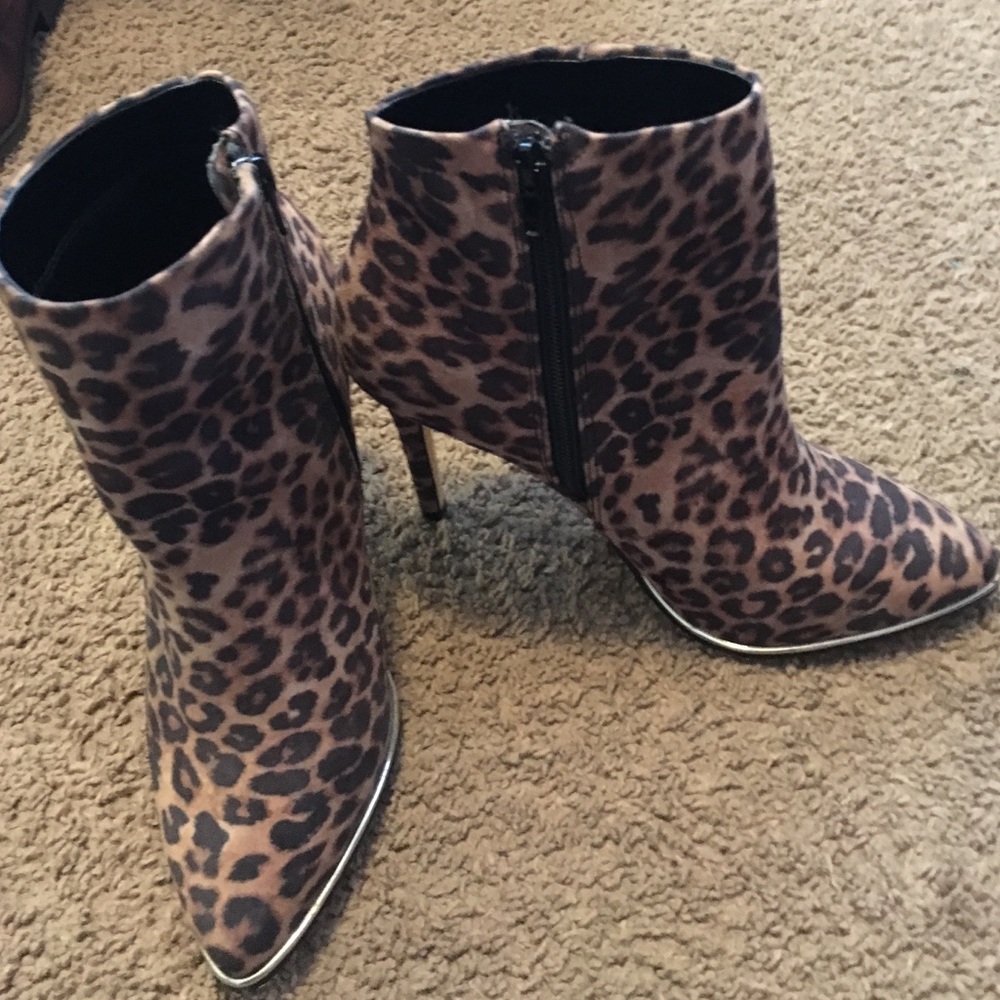 Leopard print ankle boots