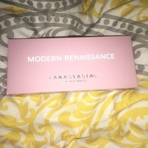 Anastasia Modern Renaissance Eye Shadow Palette 🌷
