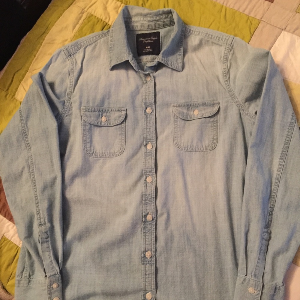 American Eagle light denim shirt