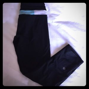 Lululemon wunder under crops in black
