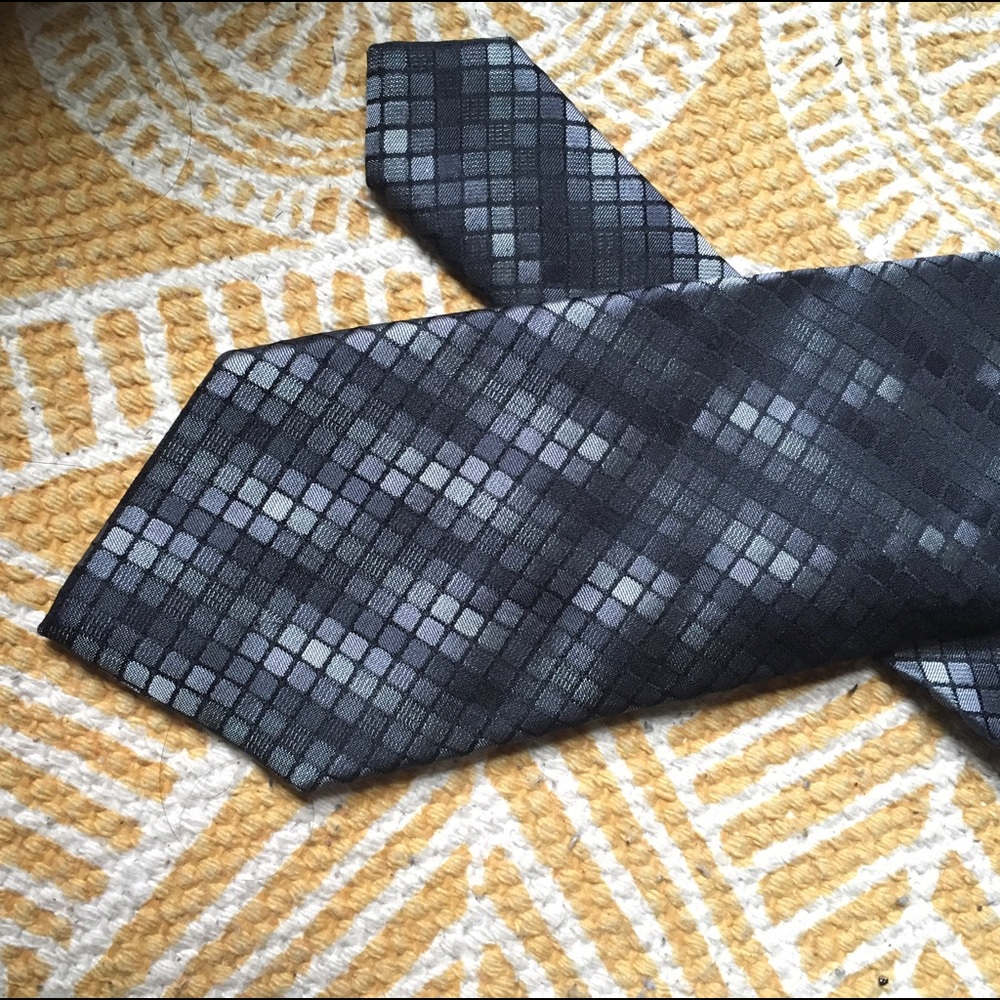 Van Heusen patterned tie