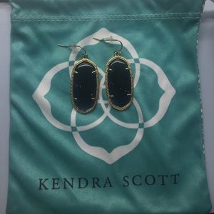 KENDRA SCOTT ELLE DROP EARRING IN NAVY