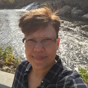 Meet your Posher, Nora