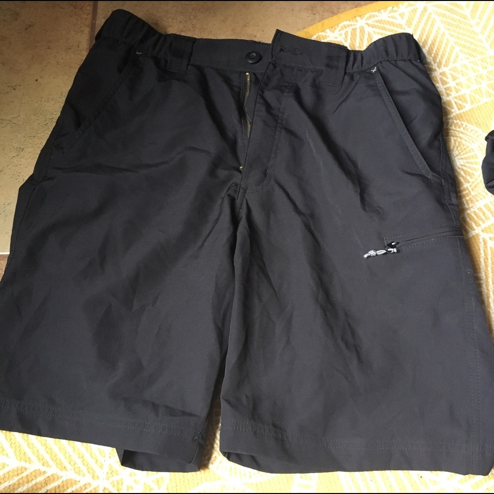 Water-resistant work shorts
