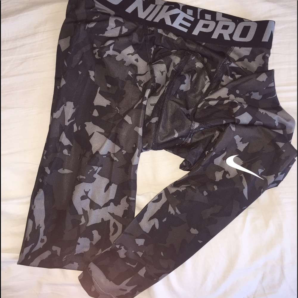 Nike Pro Camo Leggings