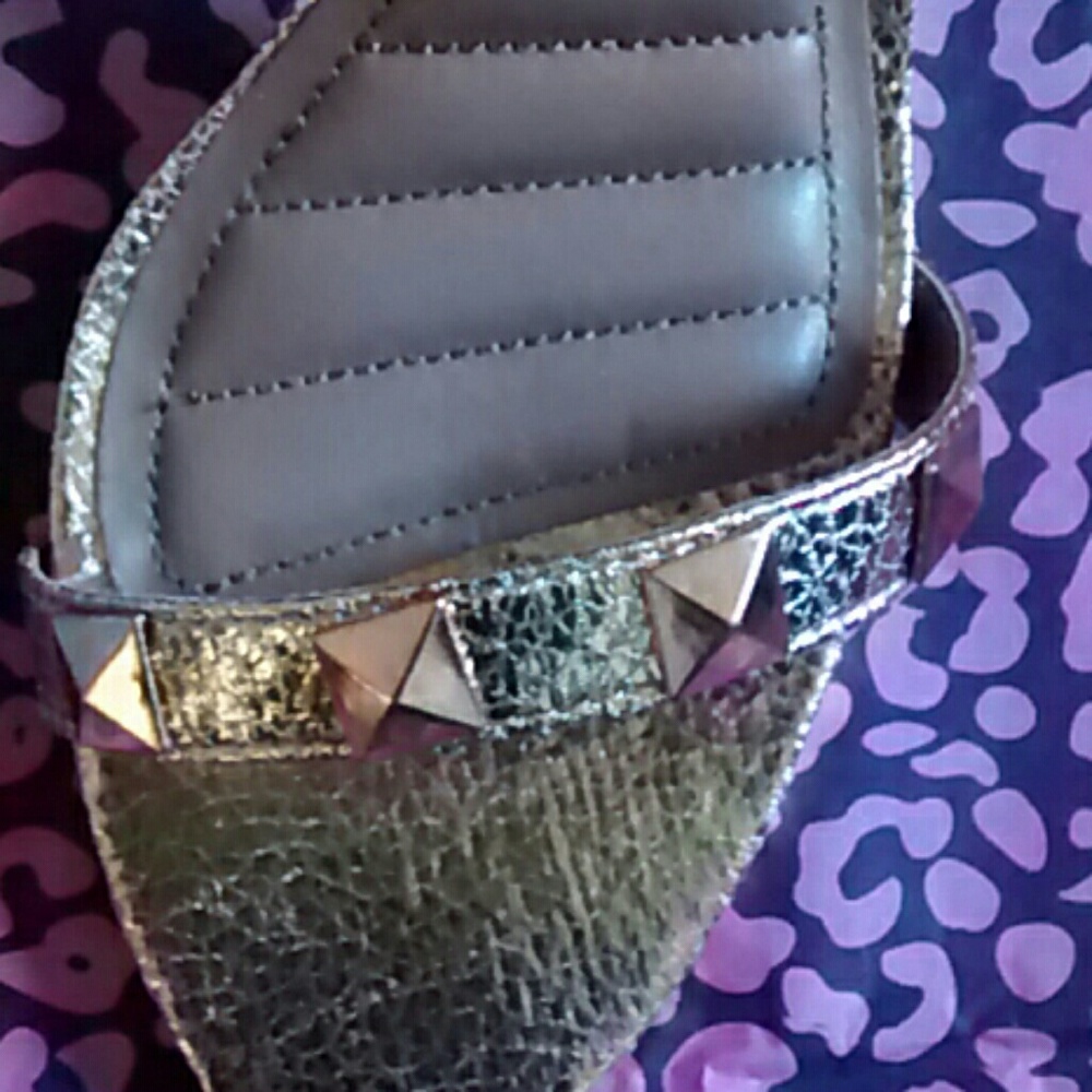 ⬇💲NWT. ROSEGOLD  "ROCKSTUD", SANDAL - Picture 3 of 6