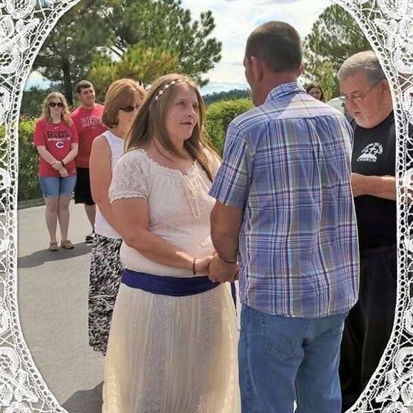 Meet your Posher, Jennifer - Picture 1 of 1