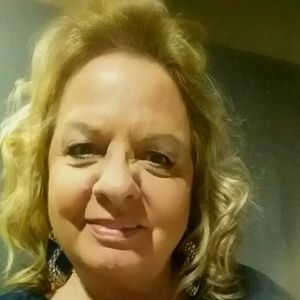 Meet your Posher, Debra