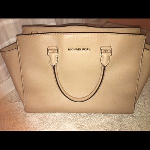 😍Michael Kors Selma satchel😍