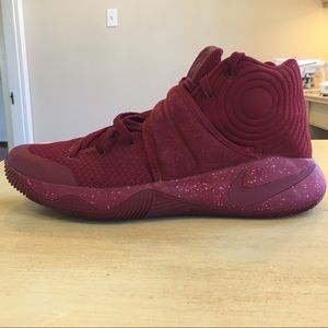 Nike Kyrie 2 "Red Velvet" Rare!