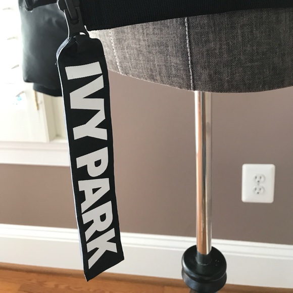 Ivy Park by Beyoncé Puffer Jacket - Picture 3 of 6