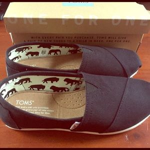 Black Classic Toms (Women's)