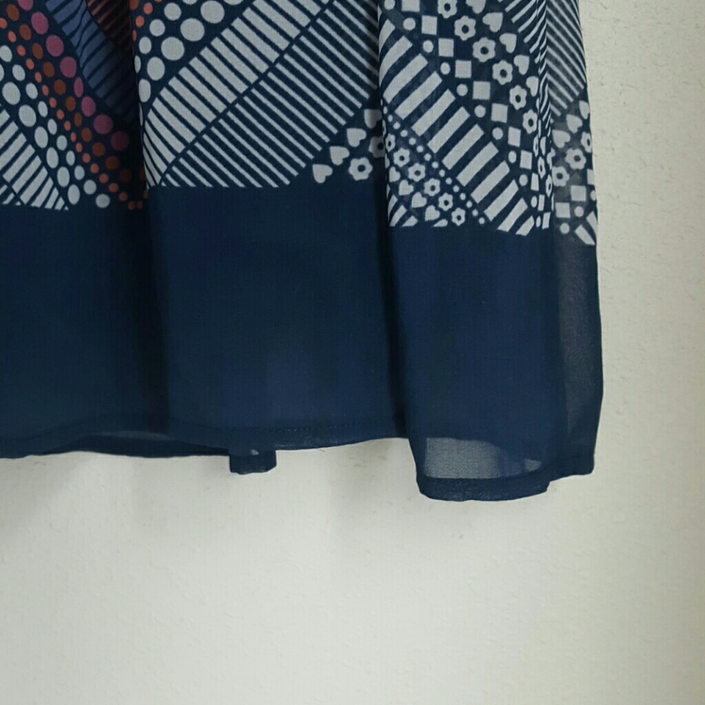 AE Patterned Dress - Picture 5 of 7