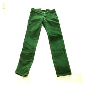 ☘️ NWT Hollister green corduroy jeggings☘️
