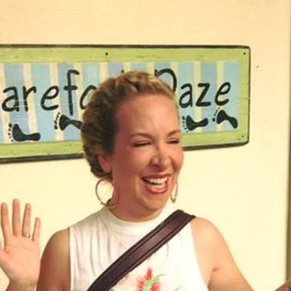 Meet your Posher, Cyndii - Picture 1 of 1