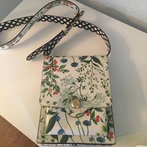 Super cute floral tory burch cross body bag