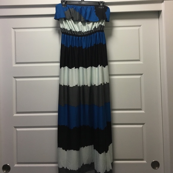Dresses & Skirts - Strapless summer dress