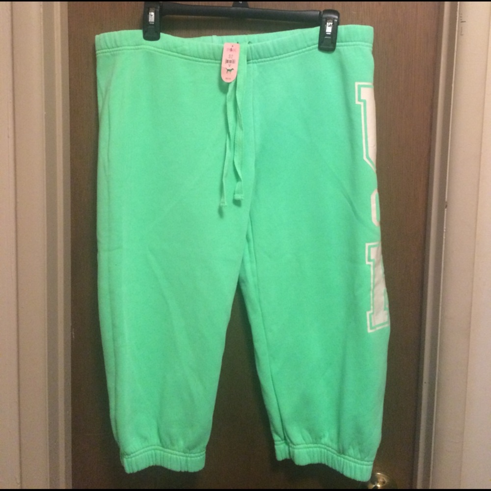NEW-PINK Victoria Secrets capris!