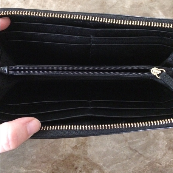 Authentic Michael Kors Wallet - Picture 3 of 4