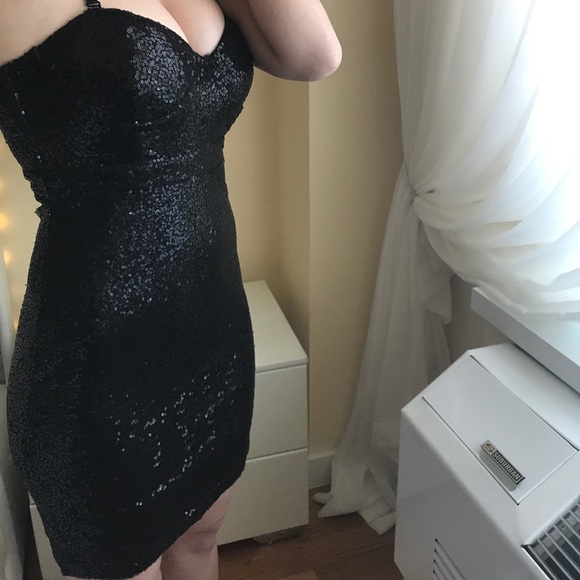 Sequins LBD - Picture 2 of 3