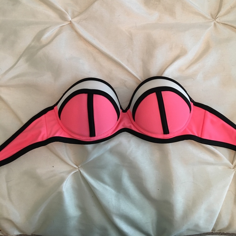 NWOT strapless bikini top
