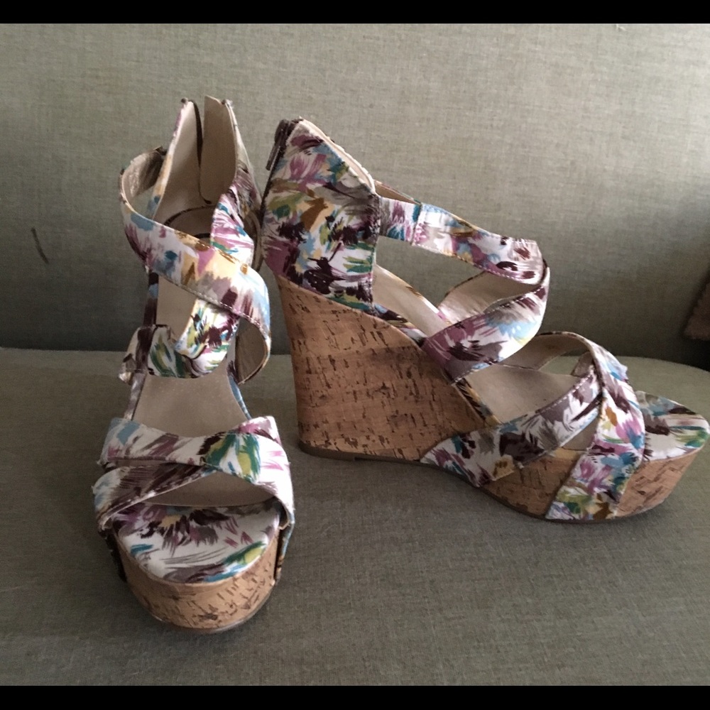 Guess size 10m wedge Floral print platform